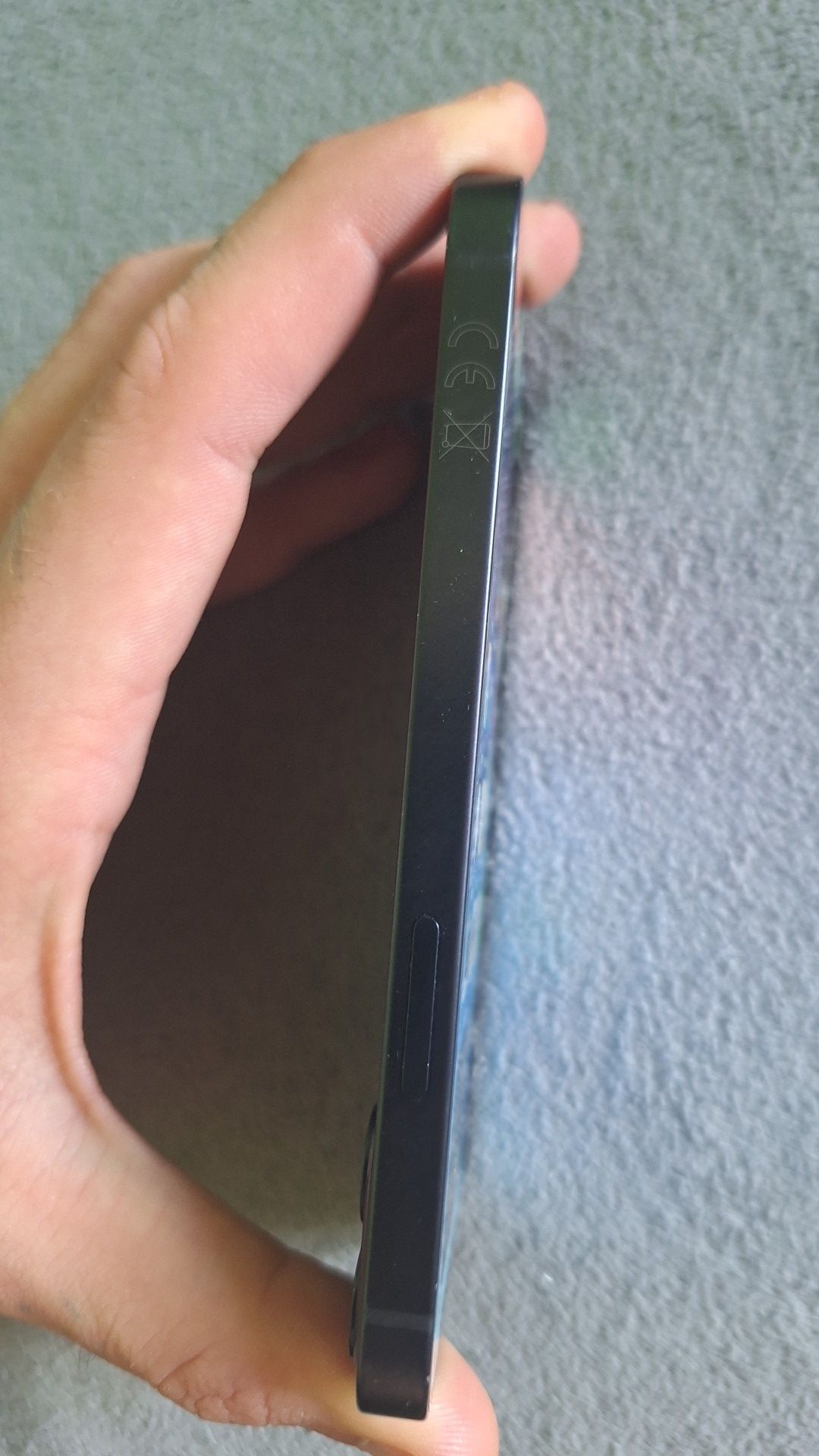 Sprzedam mojego używanego iPhone 12mini