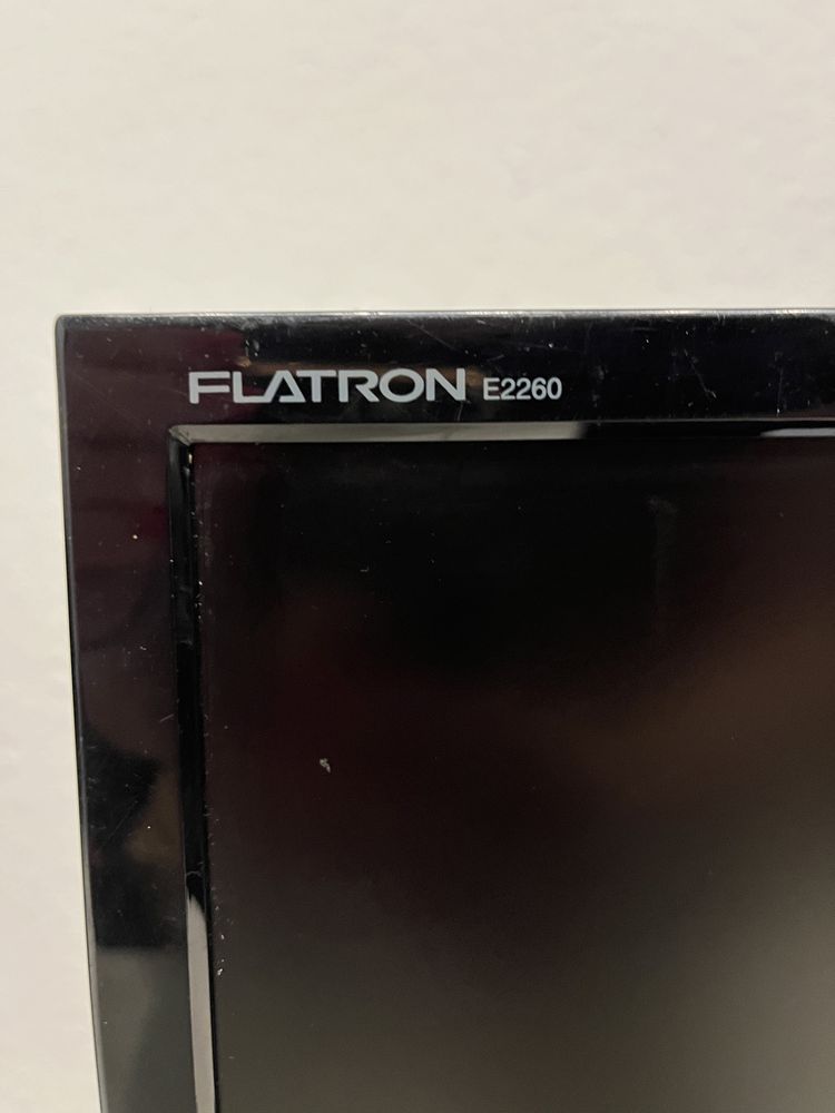 Monitor LG Flatron E2260V-PN uszkodzony
