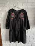 Reserved sukienka czarna folk wyszywane kwiaty rękaw 3/4 S 36 oversize