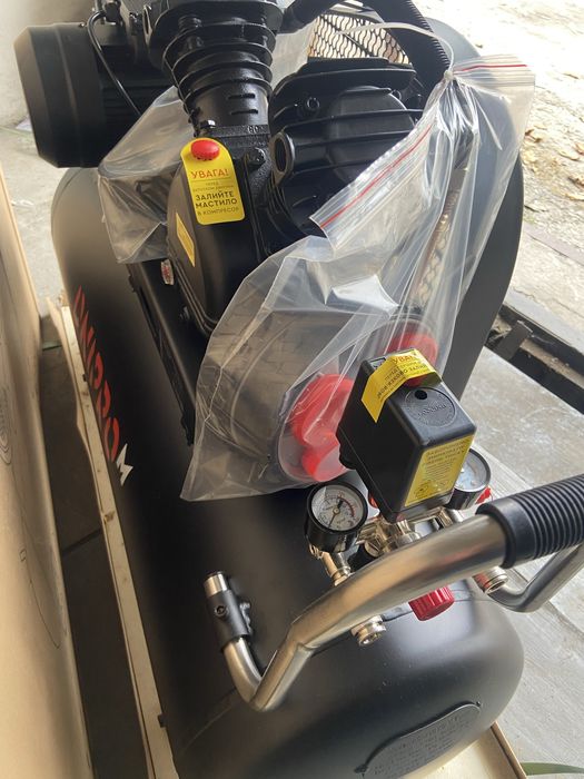 Компресор Dnipro-m AC-100VG