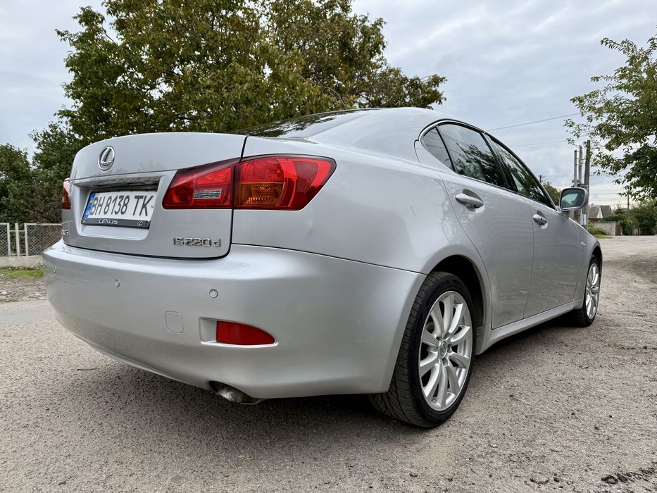 Продам Lexus Is 220d