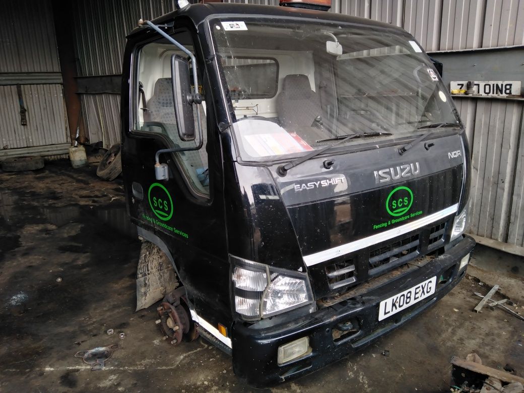 Isuzu nqr 5200