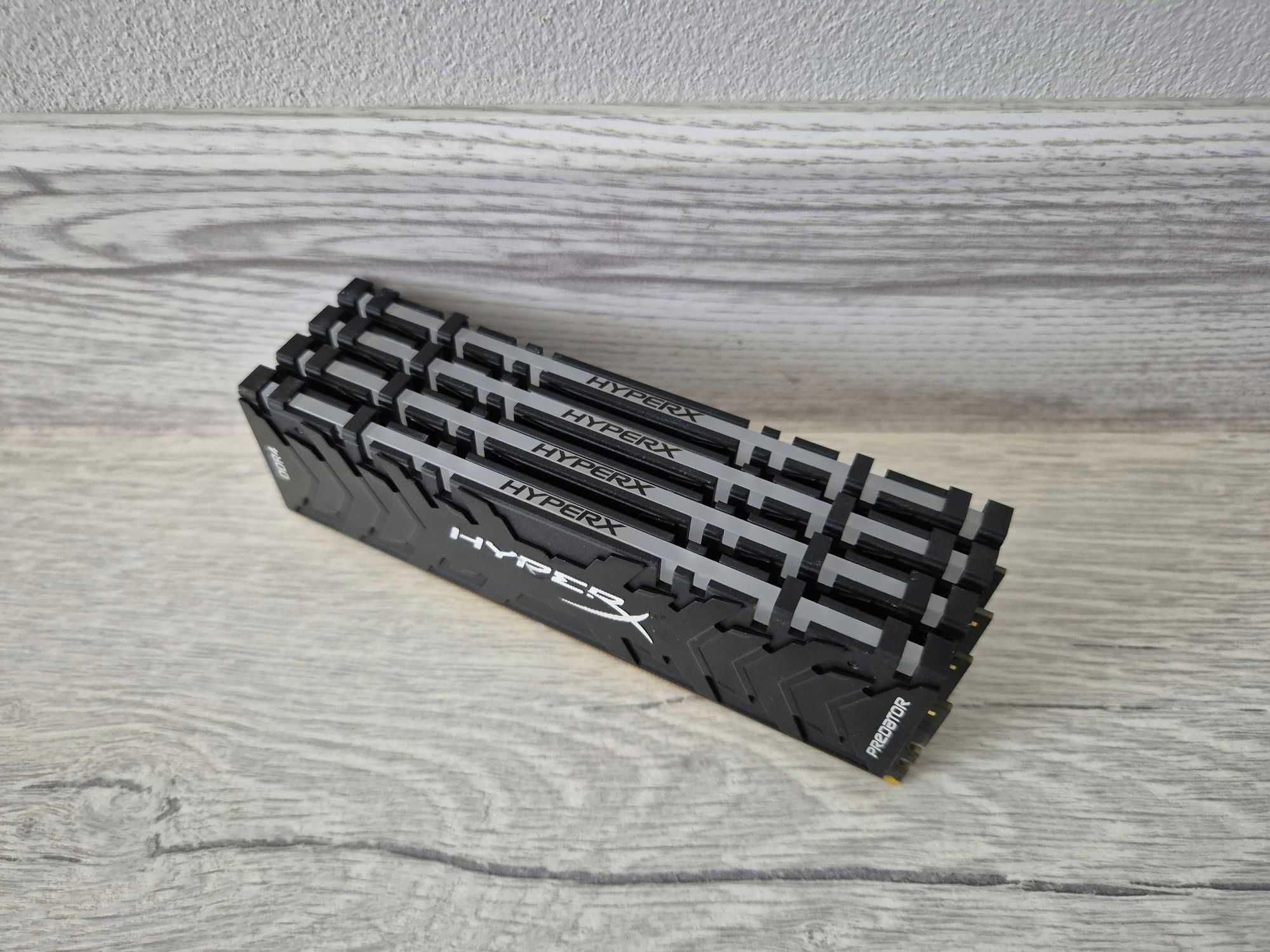 пам'ять DDR4 32GB Kit (4x8GB) 3000MHz HyperX PREDATOR RGB. Trade-IN
