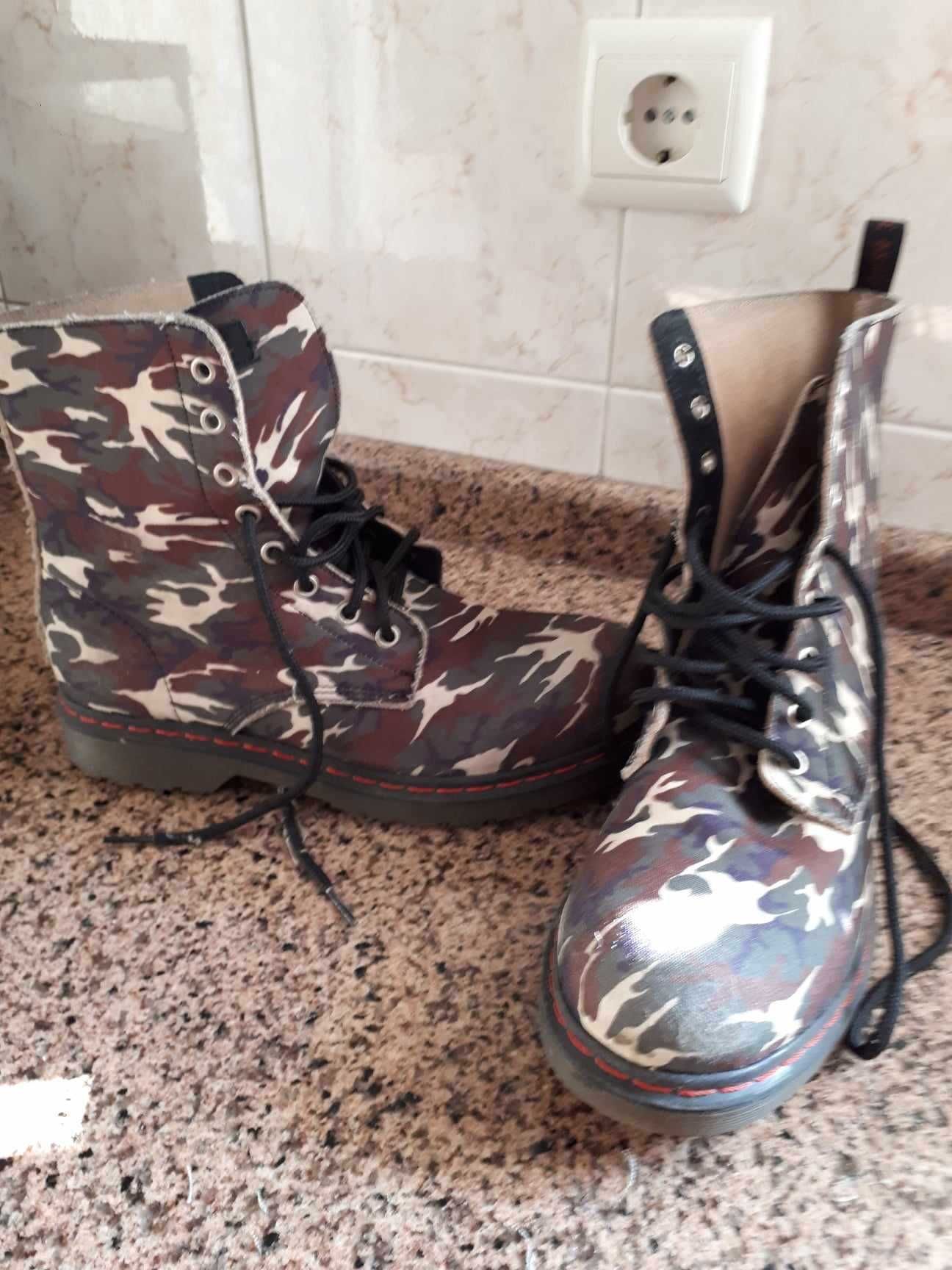 Botas pelo tornozelo da marca Diesel