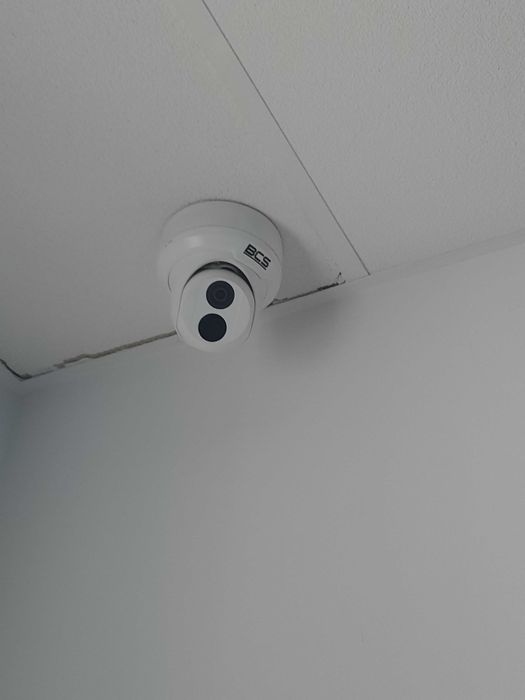 sprzedam monitoring, kamery plus rejestrator i telewizor
