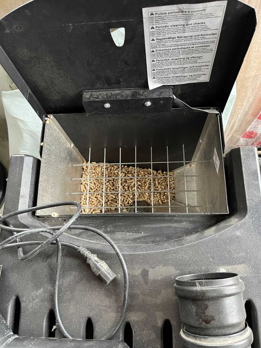 Piecyk kominek na pellet MCZ z Podstawą szklaną