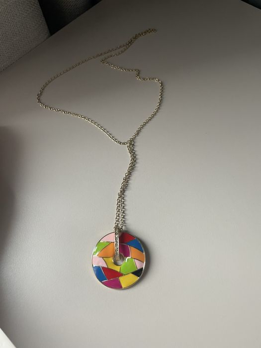 Nowy złoty naszyjnik z kolorową zawieszką