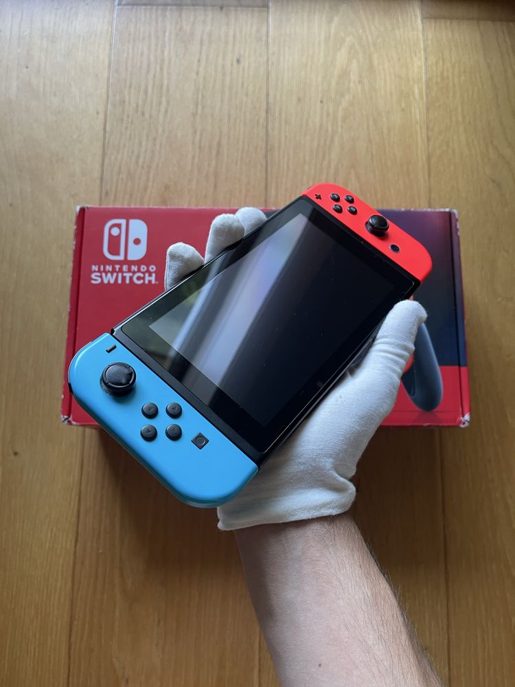 Nintendo Switch V2 + Joy-Cons + Dock + Carregador + Caixa