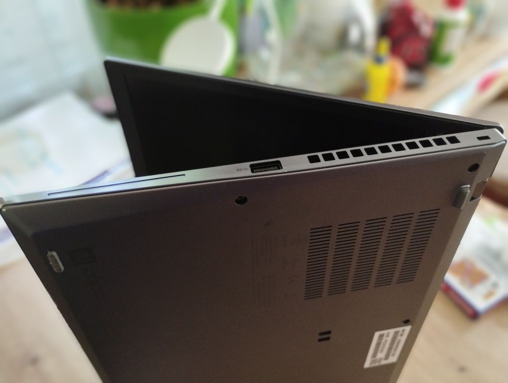 Ноутбук Lenovo T14s gen2 i5-1145g7/16Gb DDR4/NVMe512Gb/как новый