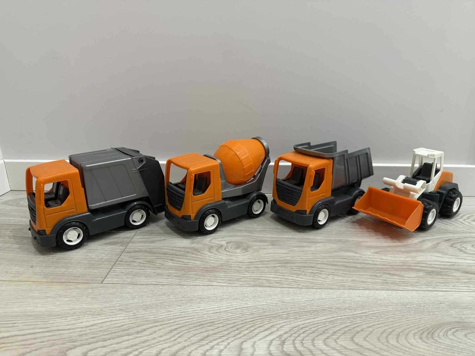 Autka 4 sztuki za 30 zł WADER wywrotka, śmieciarka, betoniarka,koparka