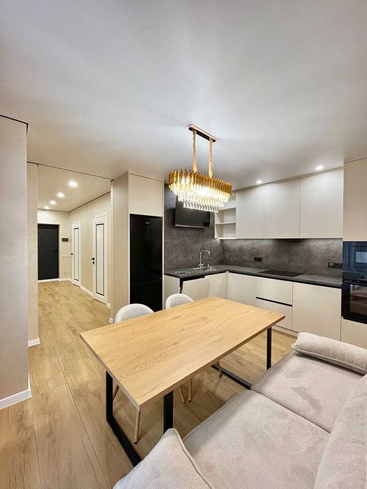 Продається 2-кімнатна квартира в Івано-Франківську з сучасним ремонтом