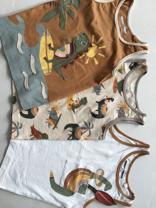 Przepiękne koszulki chłopięce bez rękawów 3 pak NEXT jak nowe! r. 98