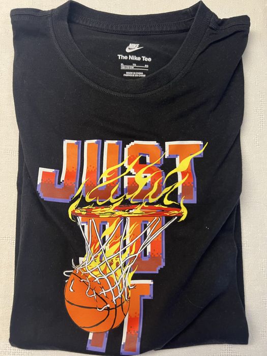 T-shirts NIKE pretas  (12-14 anos)