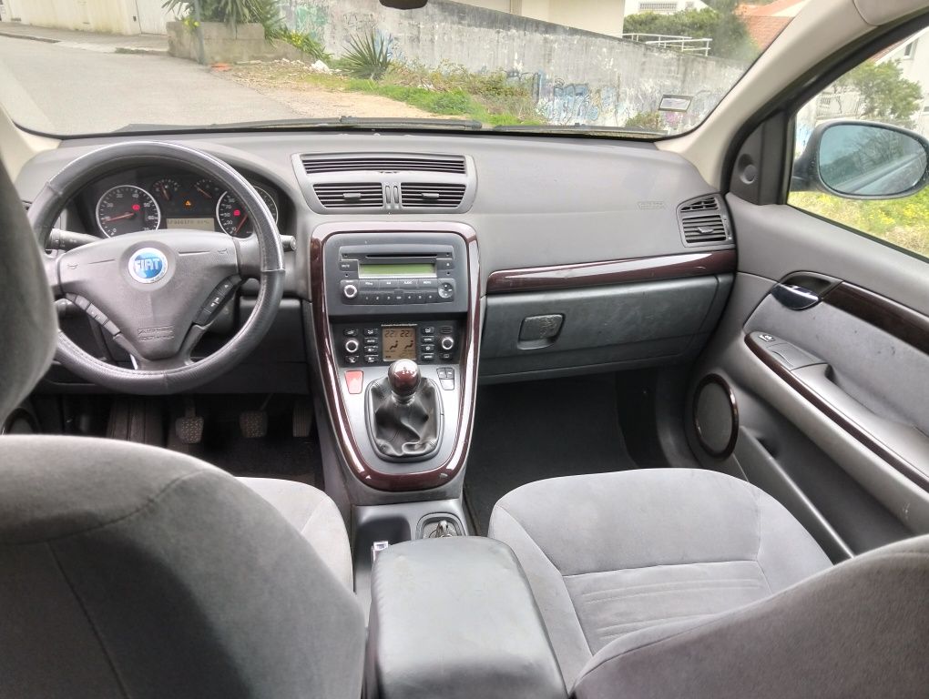 Fiat Croma 1.9 JTD 2006 junta queimada
