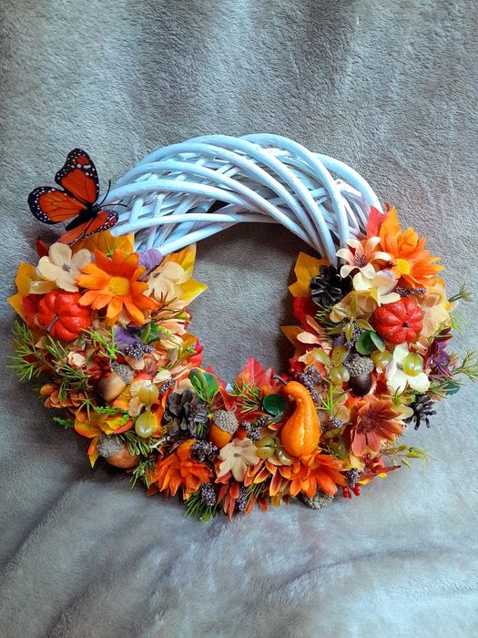 Sprzedam duży wianek do powieszenia na drzwi