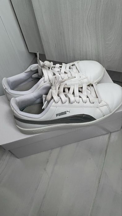 Оригінальні шкіряні кросівки Puma 37 б/у