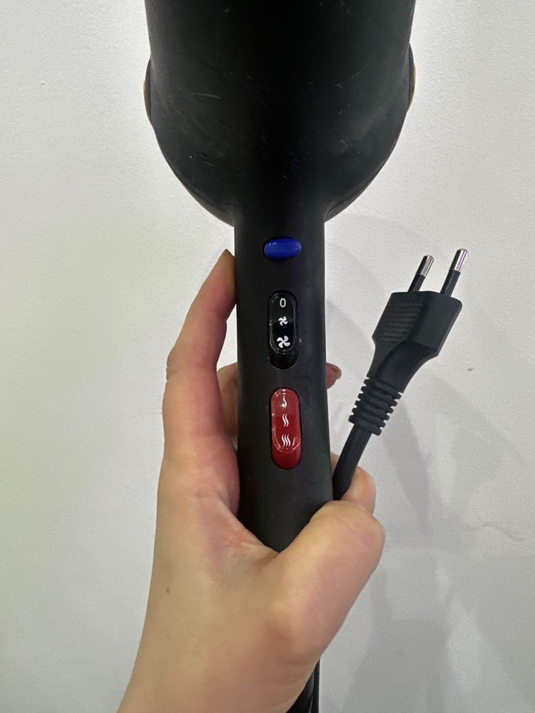 Używana fryzjerska suszarka giubra zero 3 hd 2100 W