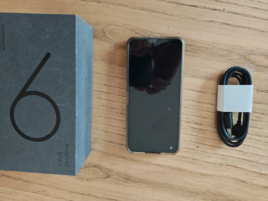 Asus Zenfone 9 8/128GB, stan bdb