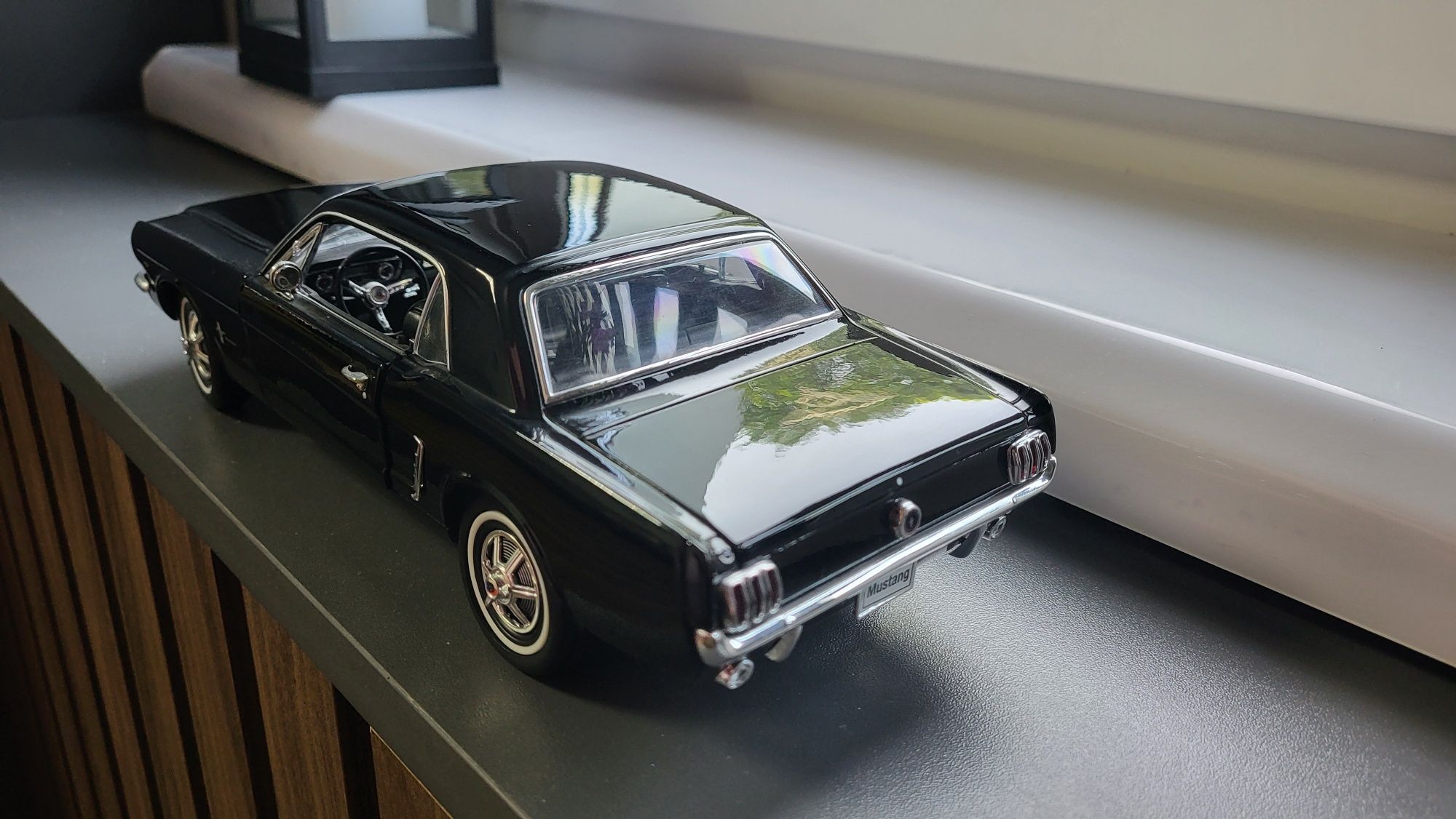 1/18 Ford Mustang 1/2 1964 Welly