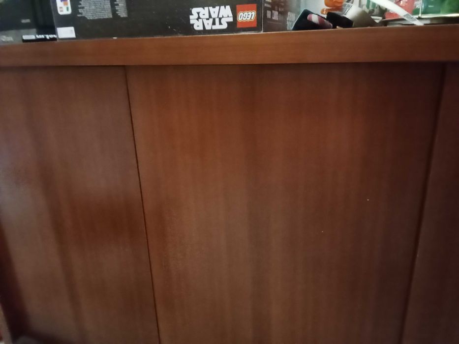 Aparador em cerejeira com 3 portas