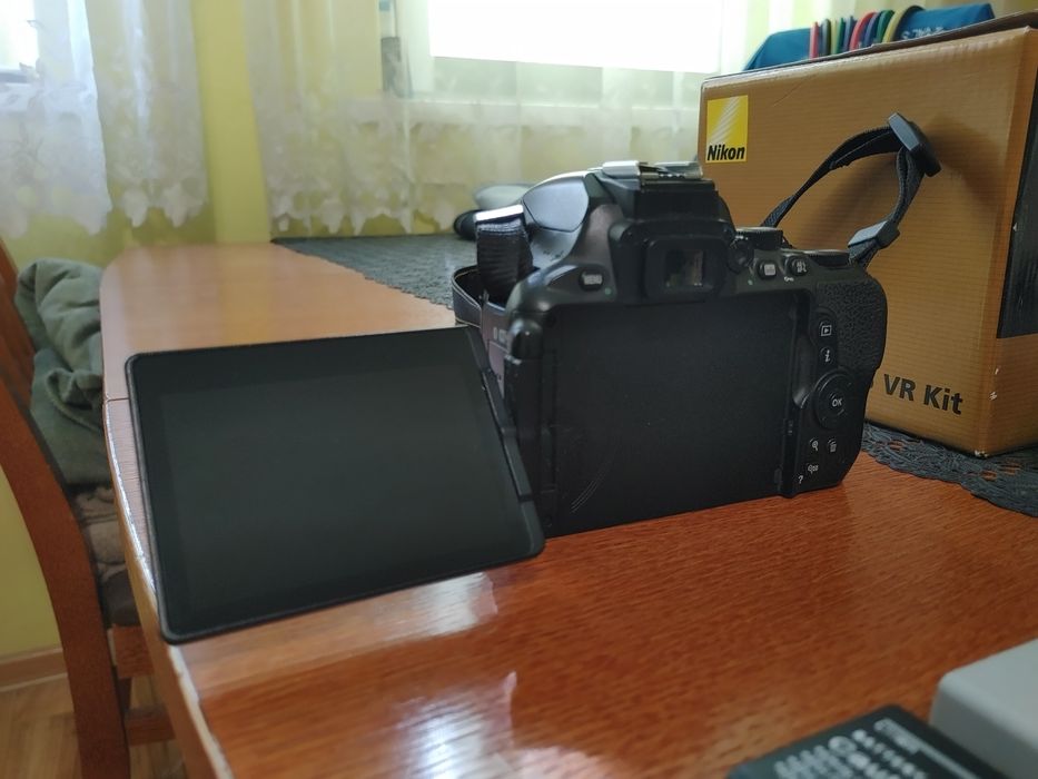 Aparat Lustrzanka Cyfrowa NIKON D5600 WIFI BLUETOOTH stan. Bdb.