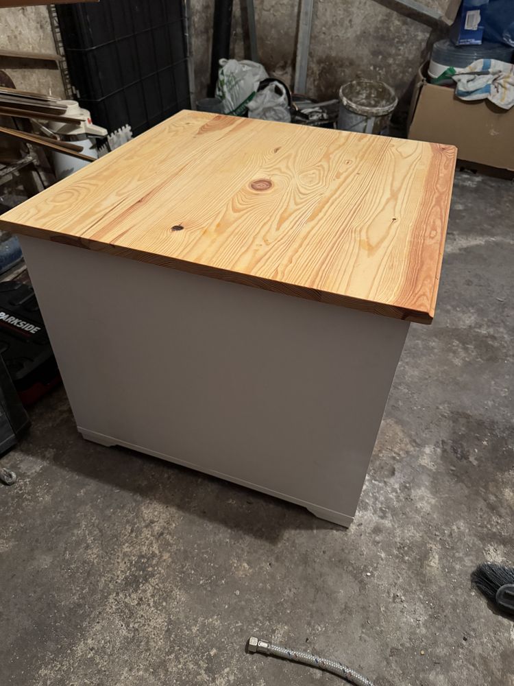 Stolik kawowy Ikea Skruvby