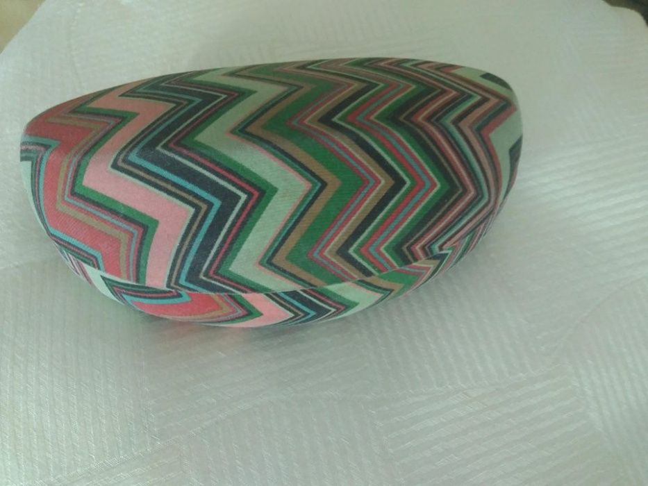 Vendo óculos de sol azuis e brancos da Missoni - como novos