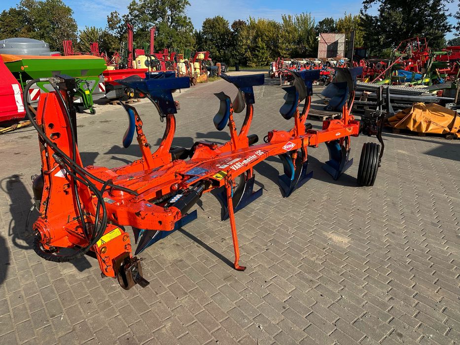 Pług 4 skibowy obrotowy Kuhn Vari Master 120 VARIO ramie do