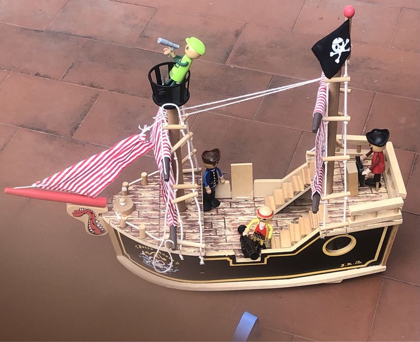 Barco piratas madeira