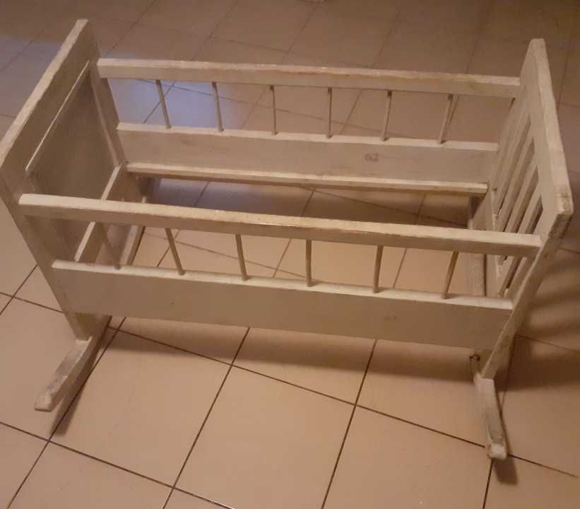 Kołyska dziecięca biała na biegunach, vintage, PRL