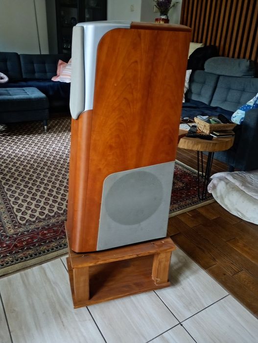 Kolumny podłogowe Infiniti Kappa400