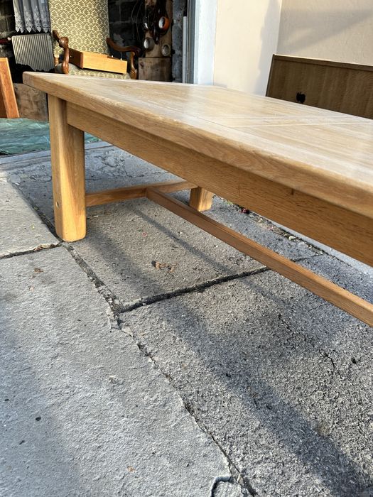 Drewniany stół skandynawski