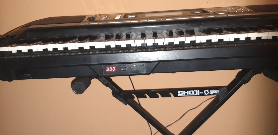 Keybord YAMAHA PSR740