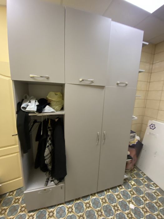 Продам вмістку шафу стан:майже нова.