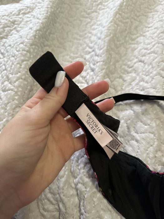 Бюсгальтер Victoria Secret