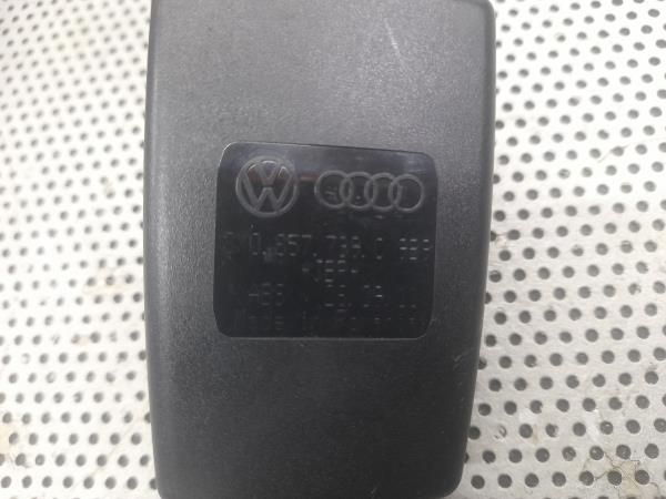 Encaixe de cinto trás esquerdo AUDI A1 (8X1, 8XK)