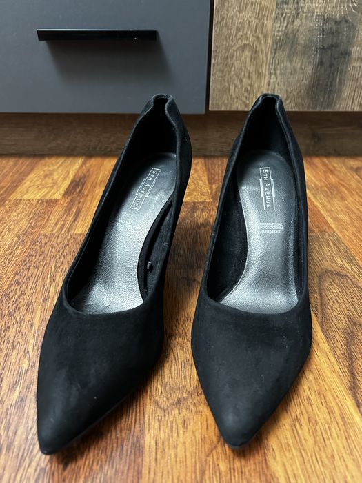 Туфлі на шпильці