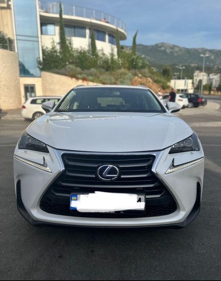 Продам Lexus NX 300 h гибрид 2,5 литра 2015 год