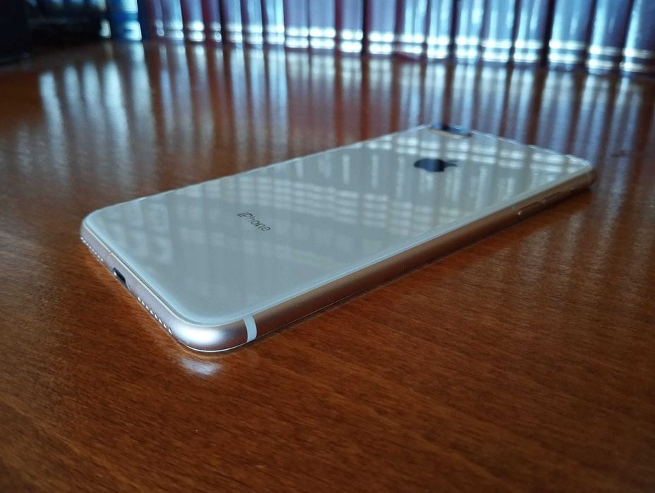 iPhone 8 Plus Praticamente Novo!