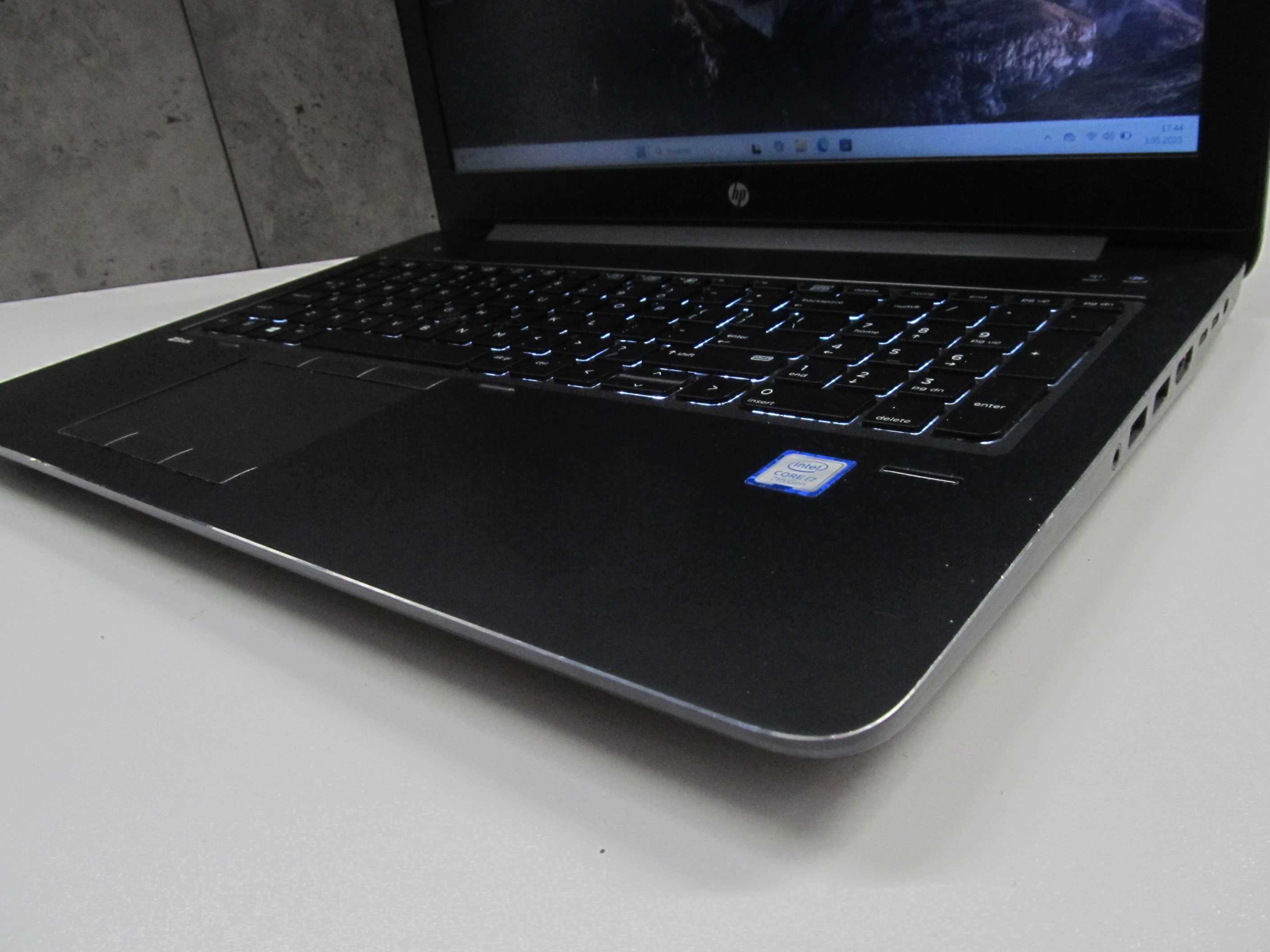 Laptop HP Zbook 15 G4 i7 7700HQ ram 32GB dysk 512SSD NVIDIA QUADRO FHD