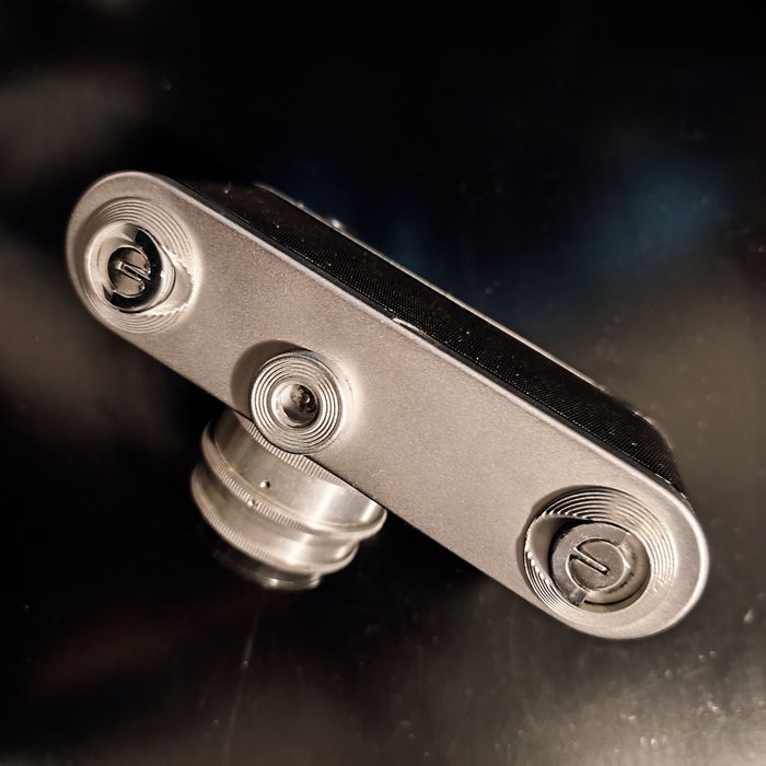 Zabytkowy aparat Zorki 4