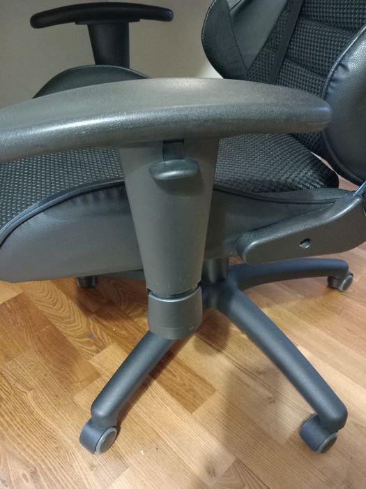 Fotel gamingowy Huzaro jak nowy