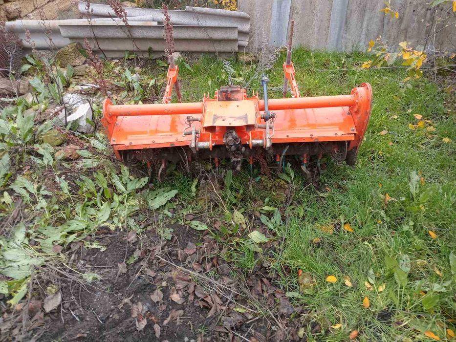 Продається трактор з фризою, чеснокосожалка+копалка