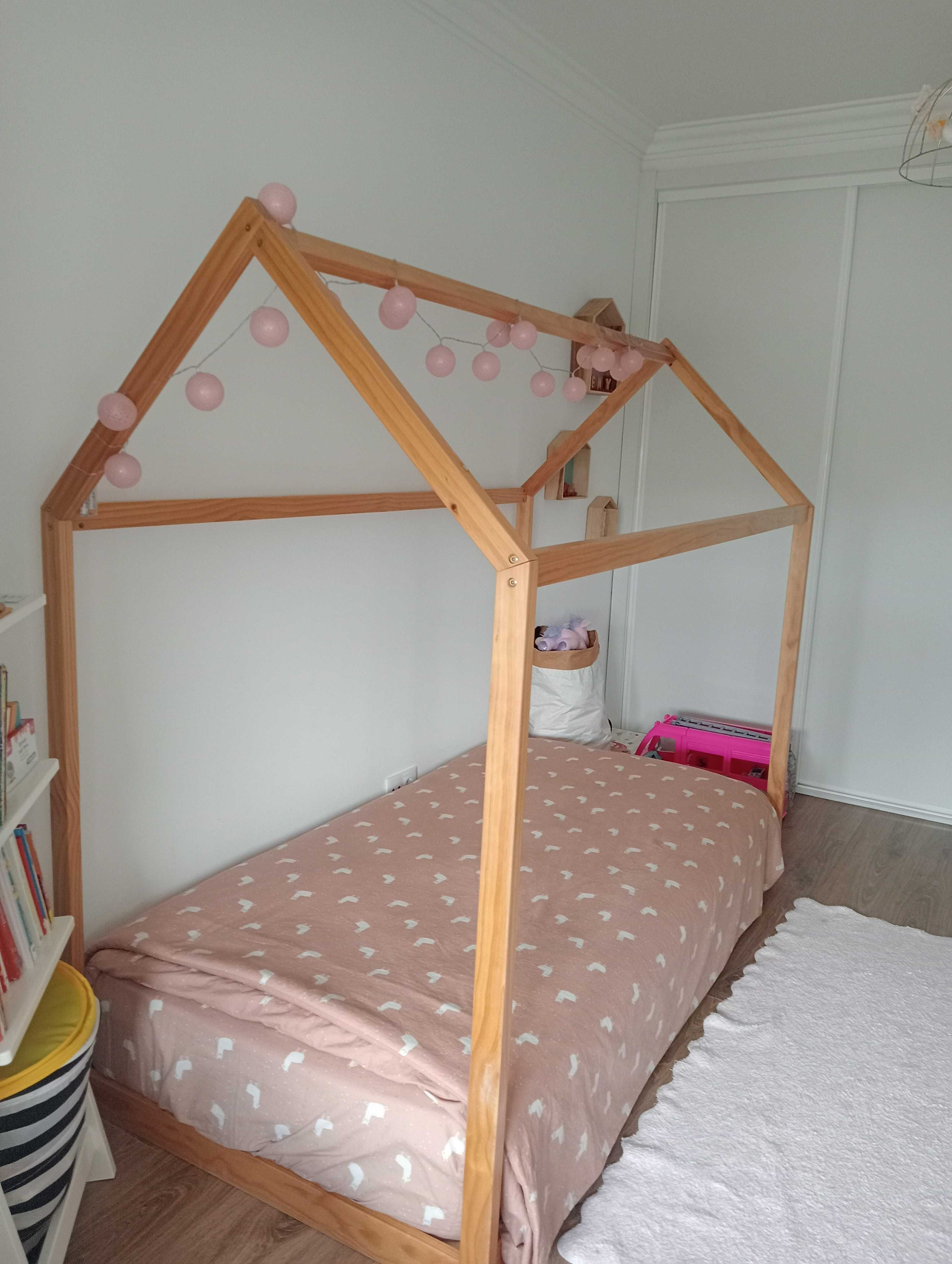 Cama Casinha para criança ( Montessori)