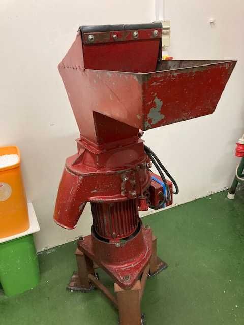 Młyn do tworzyw sztucznych Rapid 3 z silnikiem 4kw
