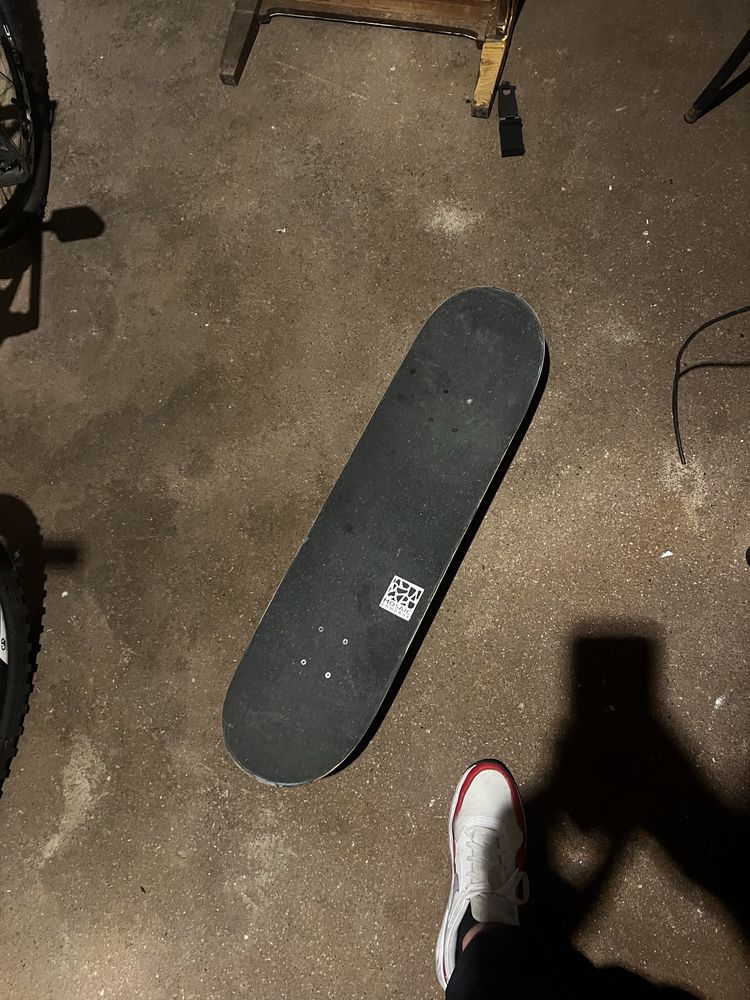 Skate toy machine