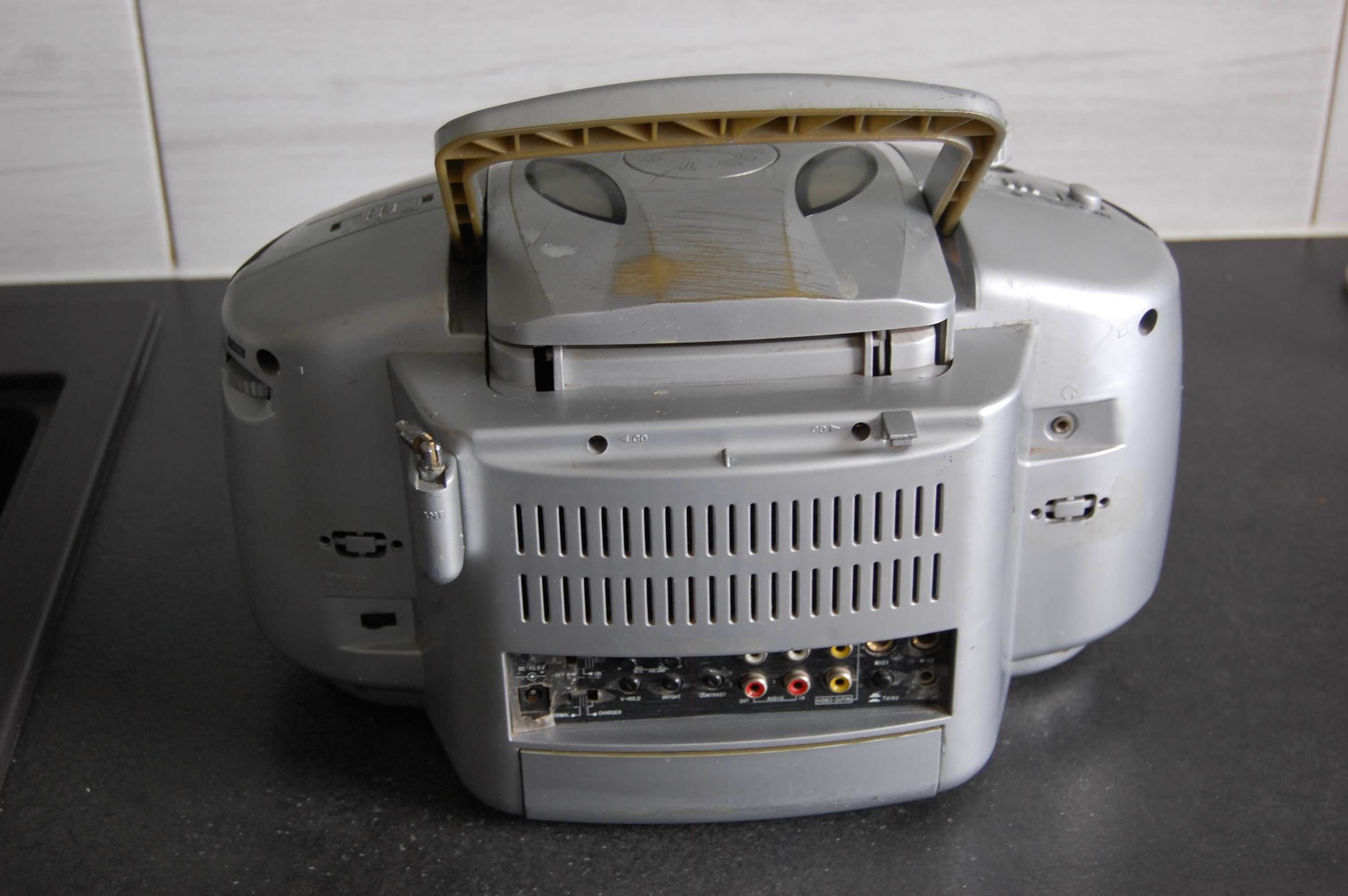 Bombox z telewizorem MISTRAL model VCDTV-2B
