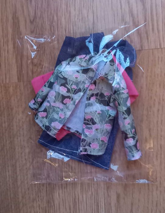 Zestaw ubranek retro dla lalki Barbie