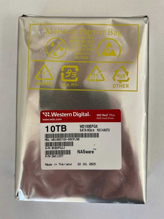 Жорсткий Диск Western Digital Red Plus 10TB SATA III (WD100EFGX)