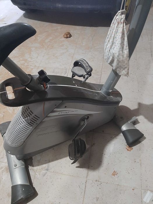 Bicicleta fixa de ginastica